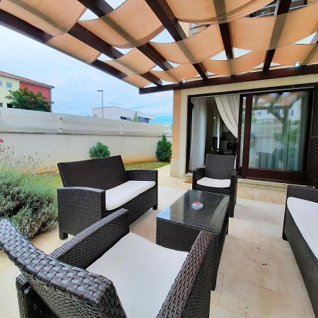 Maslina Apartment Premantura Exterior foto