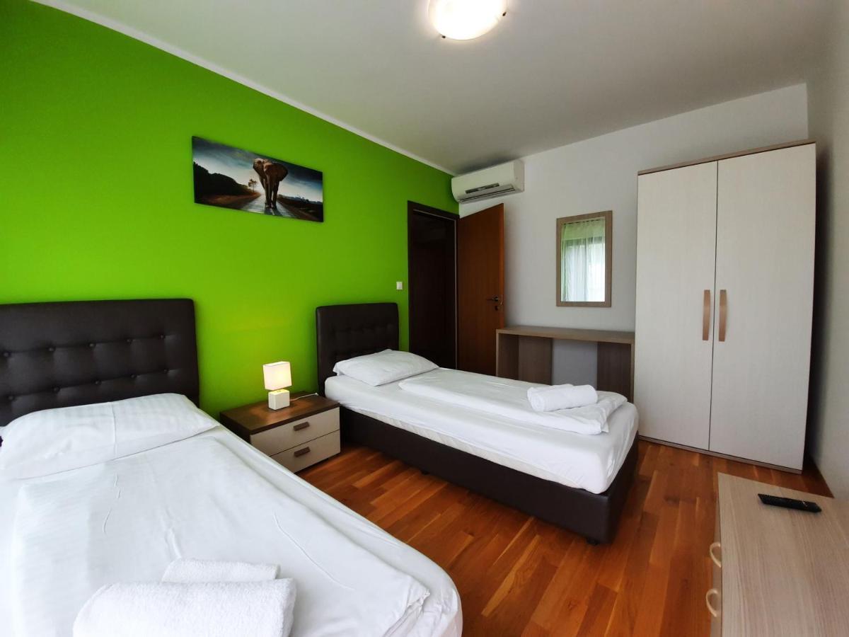 Maslina Apartment Premantura Exterior foto