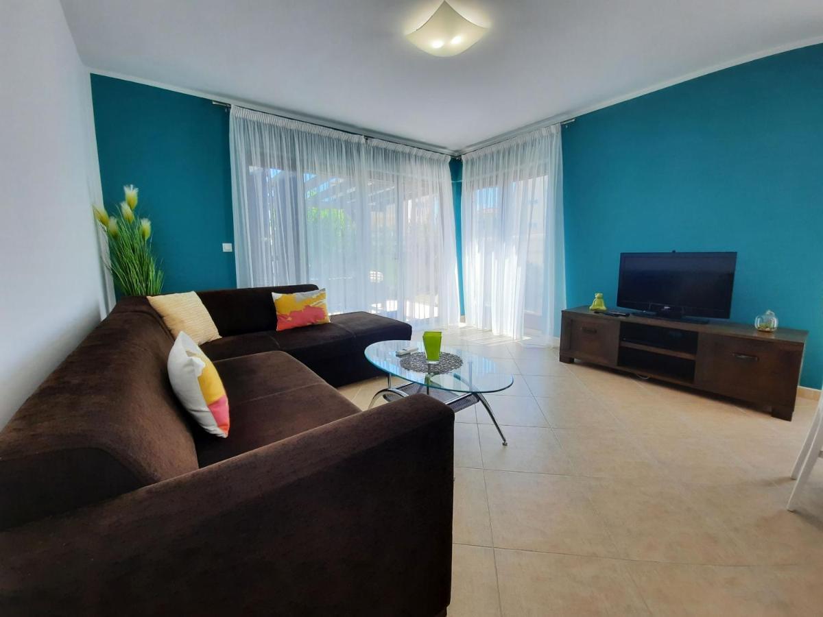 Maslina Apartment Premantura Exterior foto